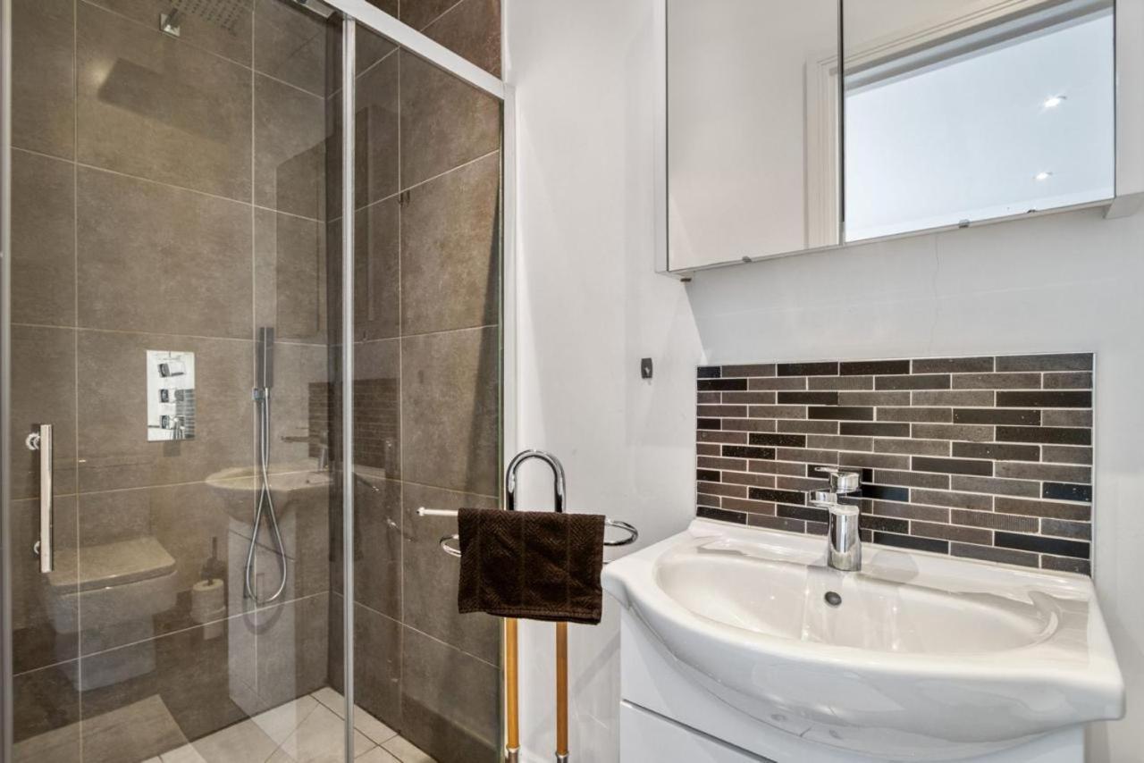 Апартаменти Luxurious Hidden Gem In Wandsworth Лондон Екстер'єр фото